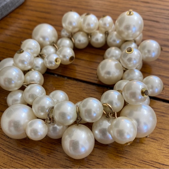 Faux Pearl Cha Cha Stretch bracelet - Picture 2 of 2